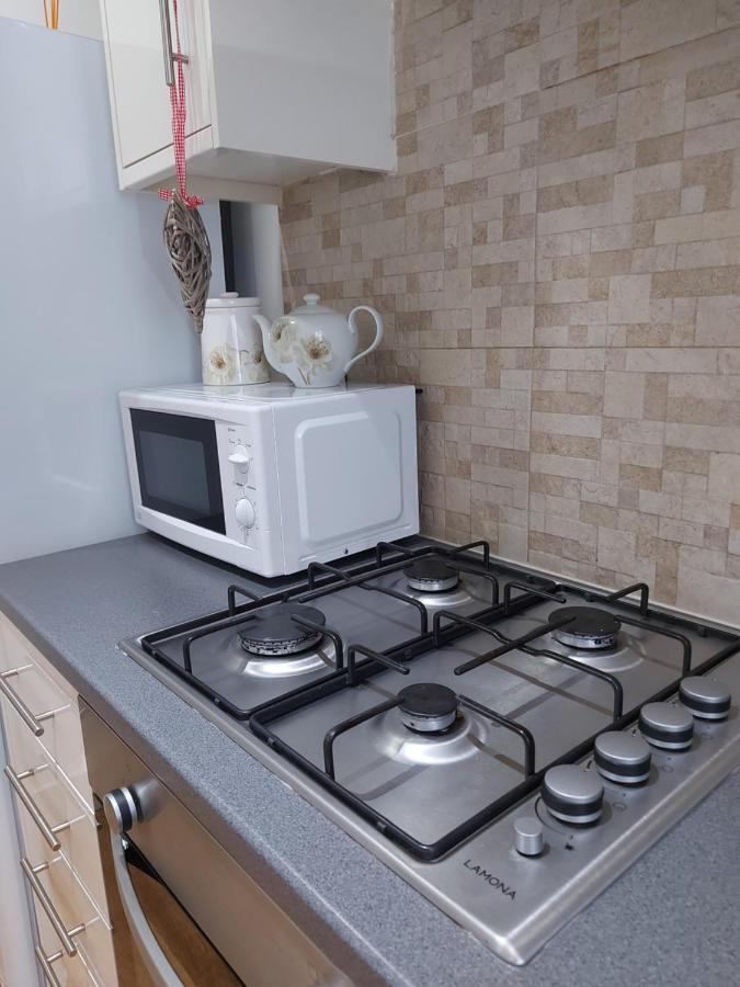 Lux Apartment In Gatwick Crawley  Eksteriør bilde