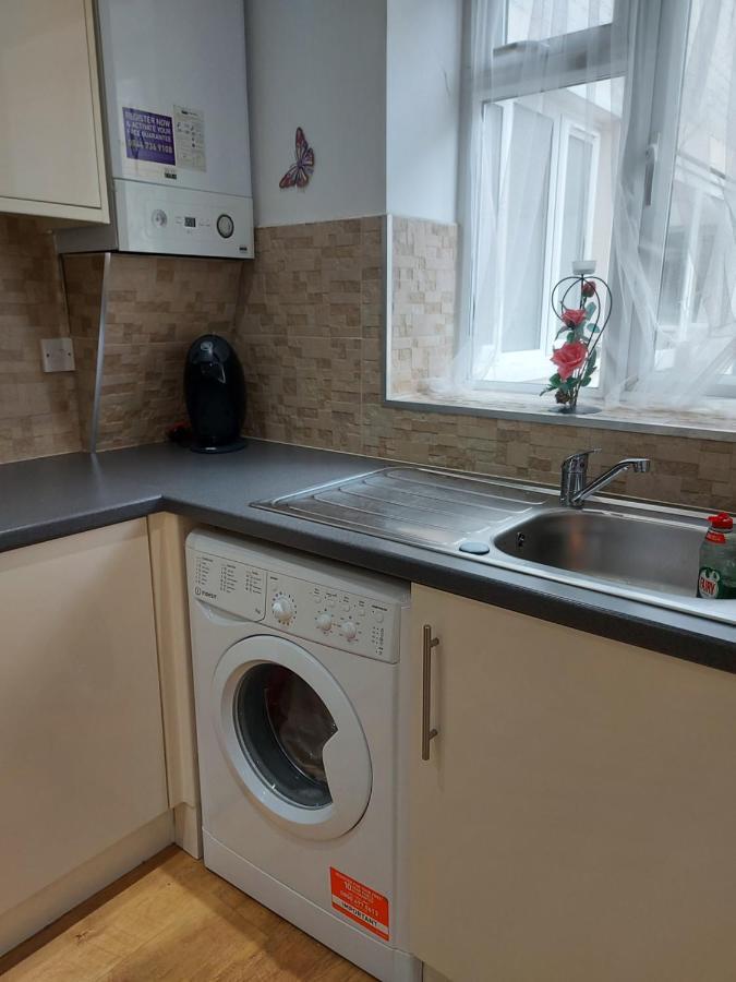 Lux Apartment In Gatwick Crawley  Eksteriør bilde