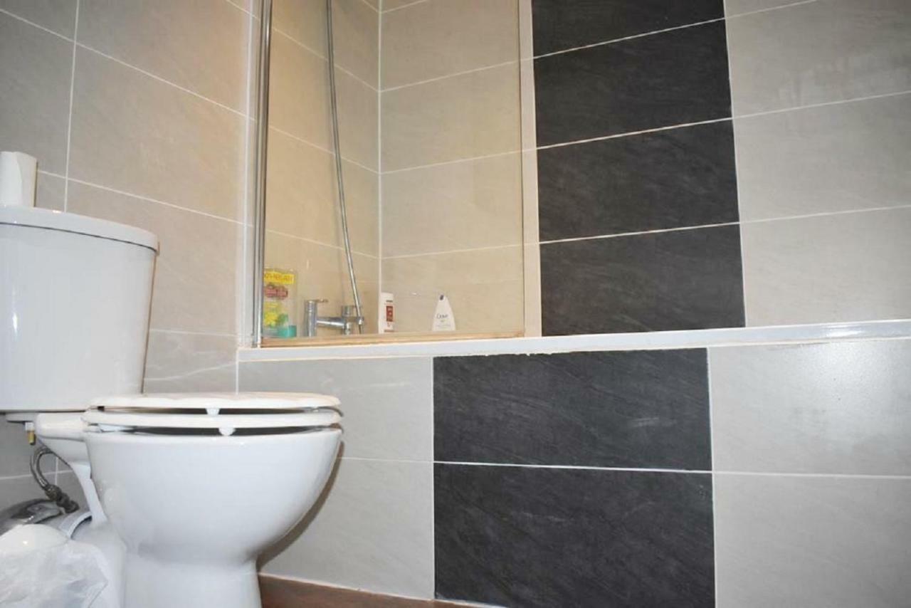 Lux Apartment In Gatwick Crawley  Eksteriør bilde